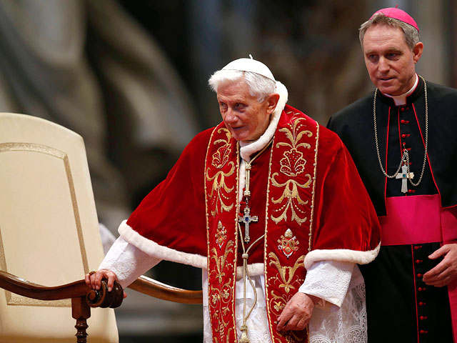 Сенсационное отречение Папы Римского: пресса разбирается в диагнозе и выискивает иные причины