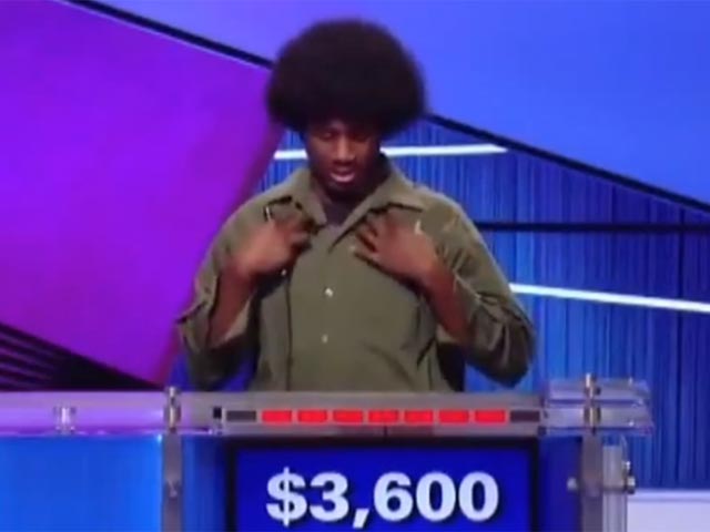 Чернокожий интеллектуал Леонард Купер, ставший в США победителем юношеской игры Jeopardy!, аналог которой в России известен как "Своя игра", сумел сделать свою победу по-настоящему зрелищной