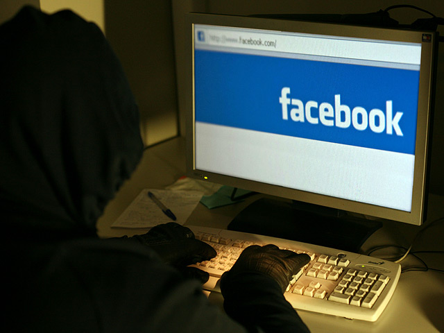 Социальная сеть Facebook заявила, что подверглась серии "изощренных хакерских атак"
