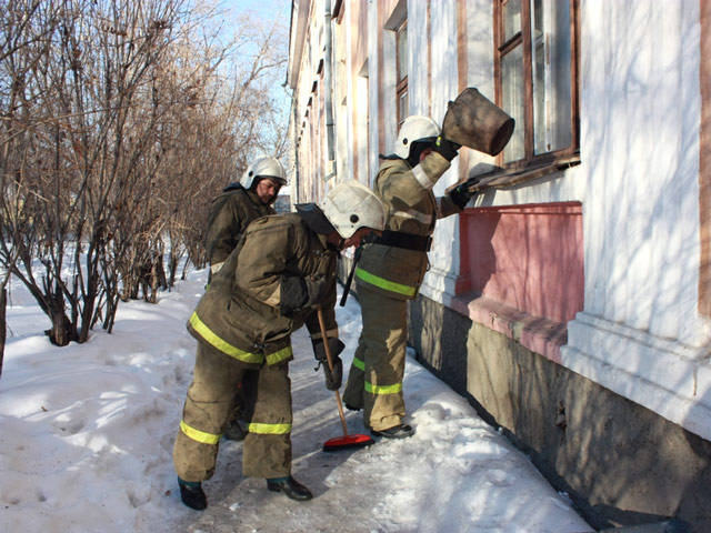 Падение метеорита в Челябинской области не грозит страховщикам большими убытками - ущерб, который им предстоит возместить, вряд ли превысит десятки миллионов рублей