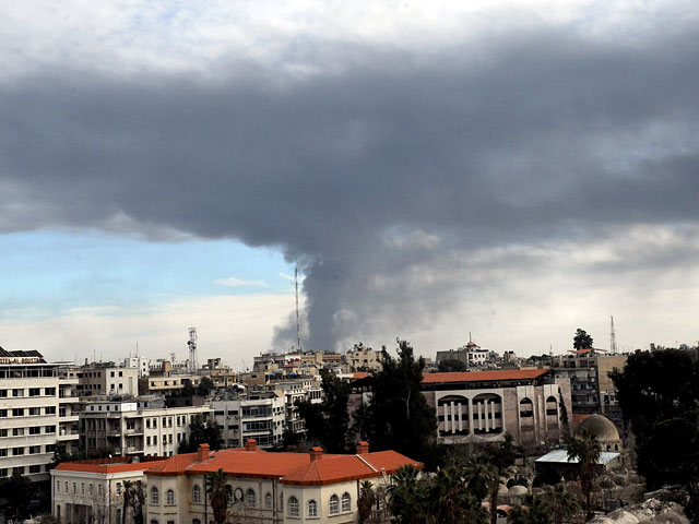 Несколько мощных взрывов прогремели во вторник недалеко от дворца Башара Асада в столице Сирии - Дамаске
