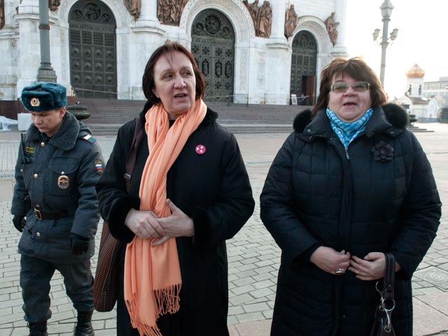 Елена Волкова (слева) и Ирина Карацуба, 21 февраля 2013 года