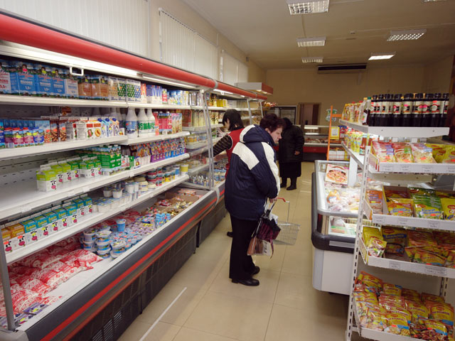 Среднестатистический россиянин 370,8 рублей из тысячи тратит на продукты