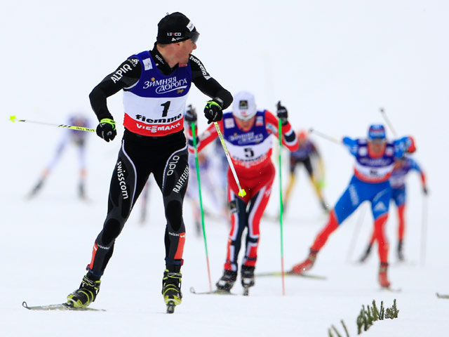 Мужскую гонку скиатлона на 30 км выиграл Дарио Колонья из Швейцарии