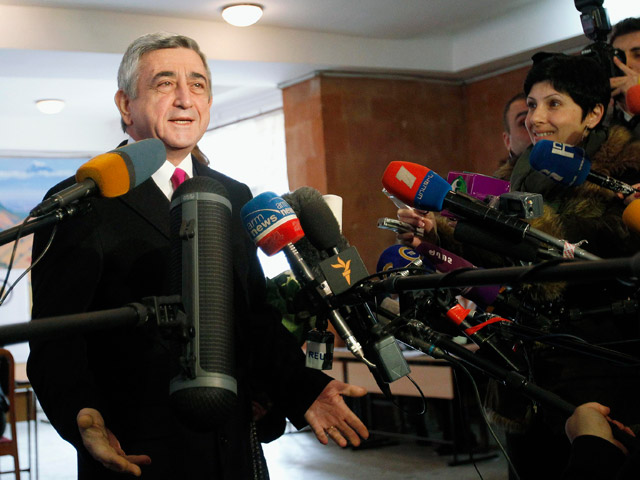 Центральная избирательная комиссия Армении на своем заседании 25 февраля утвердила протокол об окончательных итогах президентских выборов, состоявшихся 18 февраля: президентом объявили Сержа Саргсяна