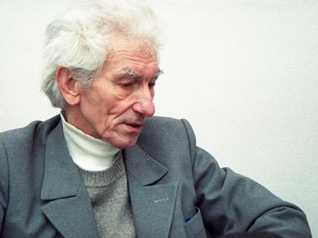 Прославленный латышский поэт Имантс Зиедонис скончался в среду в возрасте 79 лет