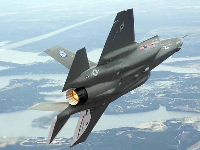 "Lockheed Martin и Pratt & Whitney ведут себя так, как будто они готовятся продать мне самый последний F-35 и самый последний двигатель", - заявил Богдан на Международном авиасалоне в Австралии