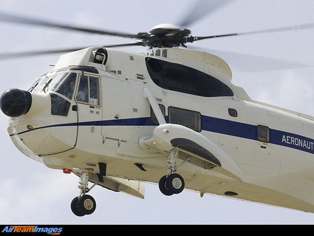 Съемки перелета из Ватикана в летнюю резиденцию будут вестись с борта специального вертолета, который будет сопровождать белый папский вертолет