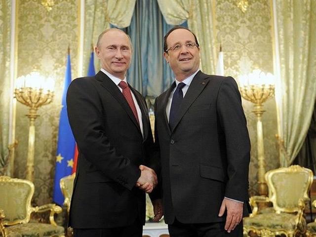 Франсуа Олланд в начале российско-французских переговоров поблагодарил президента России Владимира Путина за то, что Москва "с первых дней поддержала военные действия в Мали"