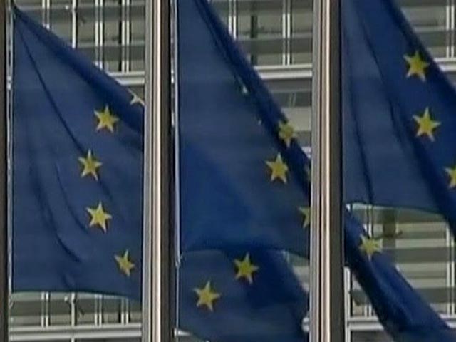 На встрече глав министерств иностранных дел 27 стран Евросоюза было решено частично отменить эмбарго на поставку военной продукции. ЕС разрешил поставки нелетальной военной техники боевикам сирийской оппозиции