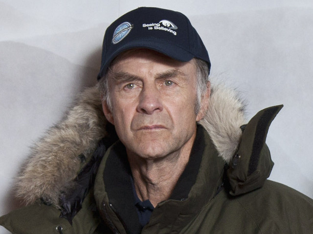 Известный британский путешественник, 68-летний Ранульф Файнс, вынужден из-за обморожения покинуть свою команду, готовящуюся к зимнему переходу через Антарктиду