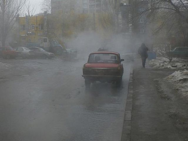 Две коммунальных аварии с прорывом трубопровода произошли в Петербурге за текущие сутки, сообщает ГУ МЧС России по городу в субботу