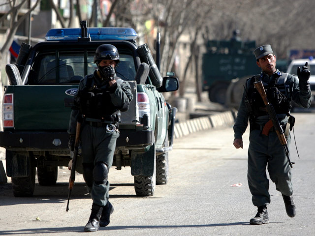 Охранники бывшего депутата афганского парламента, председателя партии солидарности афганской молодежи, племянника президента Афганистана Джамиля Карзая накануне открыли стрельбу в районе Карте-Се в Кабуле