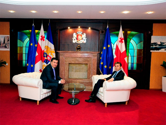 В Грузии состоялась встреча двух политических противников - президента страны Михаила Саакашвили и премьер-министра Бидзины Иванишвили