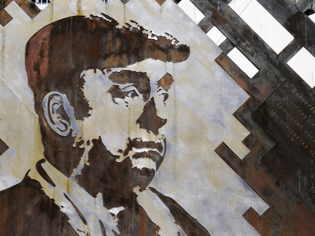 Останки известного чилийского поэта Пабло Неруды, который мог быть убит агентами Пиночета, будут эксгумированы в первой половине апреля