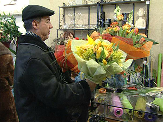 Москвичи 8 марта потратят на подарки женщинам почти 20 миллиардов