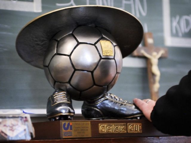 Польские священники стали чемпионами Европы по футболу среди католического духовенства. Футбольные матчи прошли с 25 по 28 февраля в Словенском городе Целе. В финальном матче поляки победили команду Боснии и Герцеговины с разгромным счетом 4:0