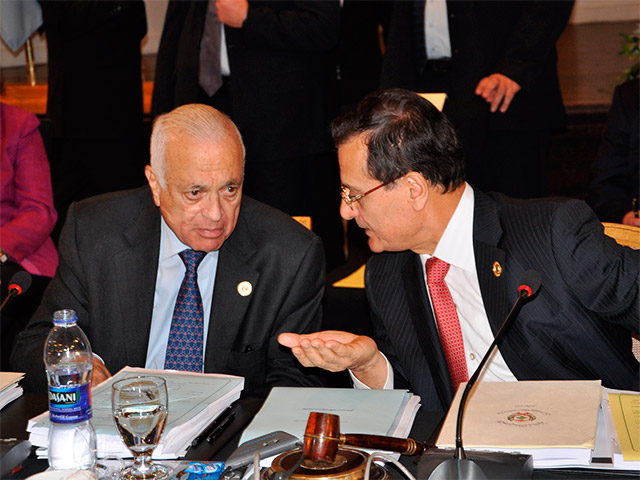 Главы МИД арабских стран направили Национальной коалиции оппозиционных и революционных сил Сирии приглашение представлять интересы страны в Лиге арабских государств (ЛАГ) и принять участие в саммите в Дохе в конце марта