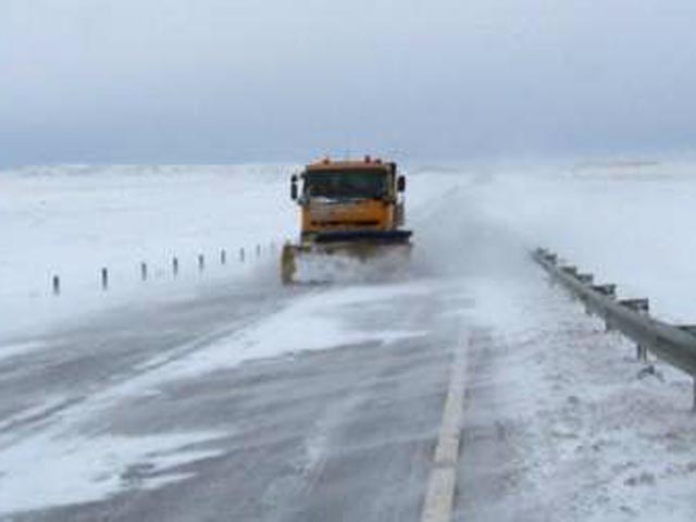 Под Оренбургом полицейские спасли более ста автолюбителей из снежного плена	
