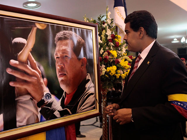 Национальный избирательный совет собрался по прямому указанию врио президента Венесуэлы Николаса Мадуро, который в пятницу после принятия присяги в парламенте страны поручил ему назначить дату выборов