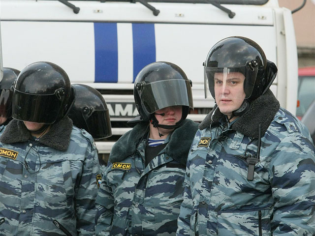 Полиция задержала 44 хулигана на футбольном матче "Спартак" - "Терек"