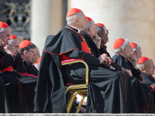 В выборах участвуют кардиналы, не достигшие 80-летнего возраста