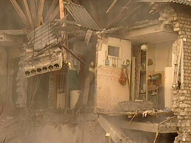 В Астрахани прогремел взрыв в жилом доме - как предполагают спасатели, это произошло из-за утечки бытового газа