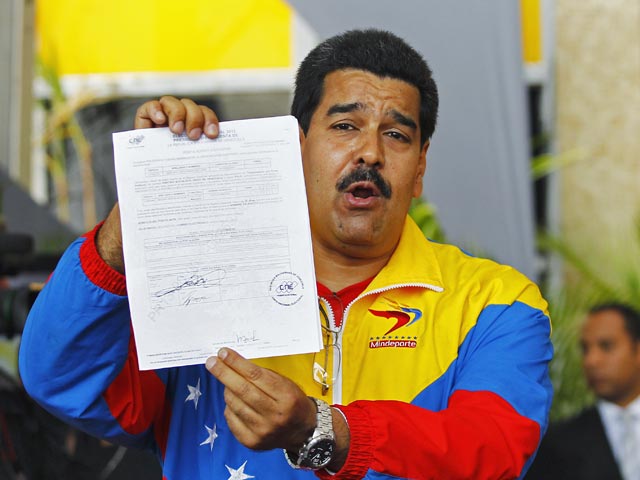 Николас Мадуро, который после смерти президента Венесуэлы Уго Чавеса временно исполняет обязанности главы государства, зарегистрировался как кандидат в президенты для участия во внеочередных выборах, намеченных на 14 апреля