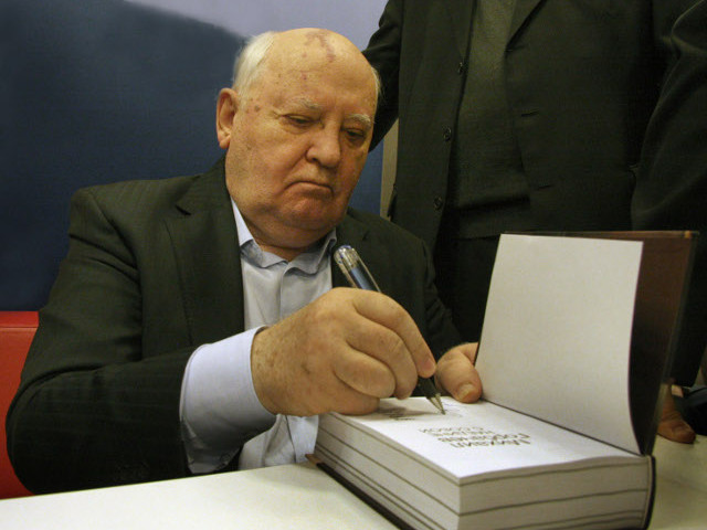 В Берлине прошла презентация автобиографической книги советского и российского политического деятеля Михаила Горбачева: "Всему свое время. Моя жизнь"