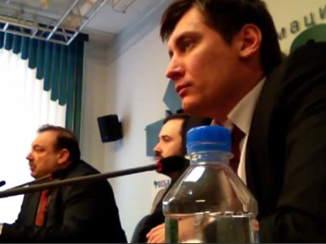 Эсеровский раскол: Пономарев "заморозился" до съезда, а Гудковы грозят новой партией и группой в Госдуме