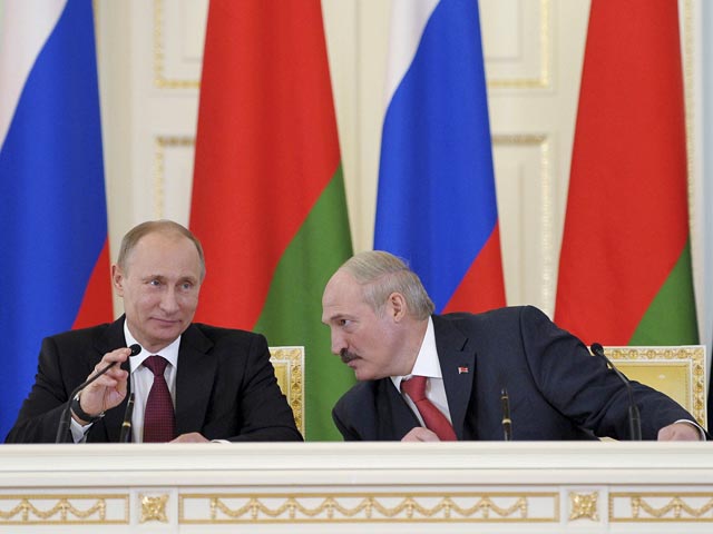 Лукашенко приехал к Путину в Петербург: кредит в 2 млрд долларов за модернизацию нужных России предприятий