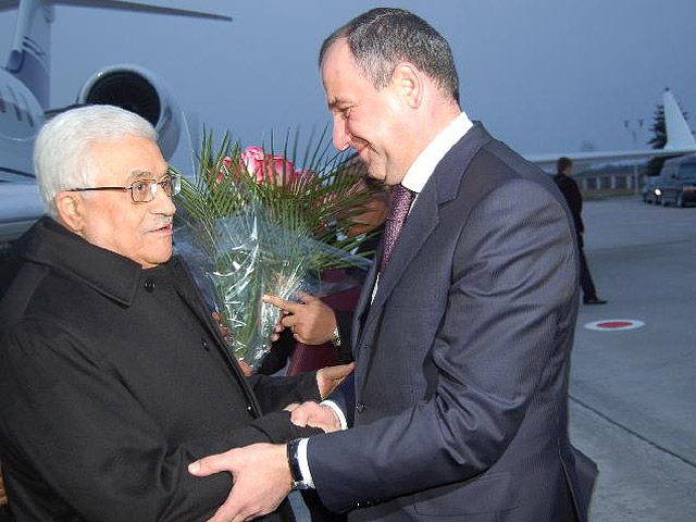 Официальная делегация ПА во главе с президентом Махмудом Аббасом накануне прибыла в Карачаево-Черкесию