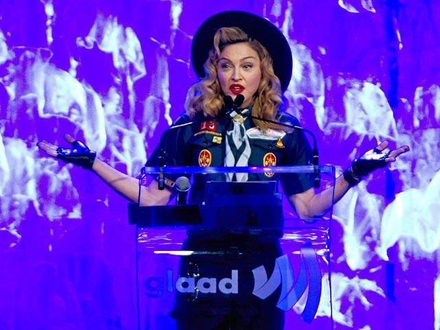Мадонна на вручении ЛГБТ-медиапремии GLAAD Media Awards резко высказалась в адрес президента РФ Владимира Путина из-за преследований Pussy Riot и о гомофобном правительстве России в целом и Петербурга в частности