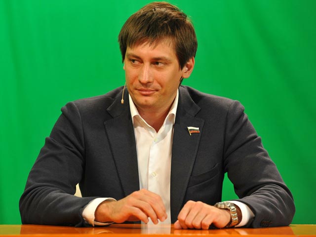 Комиссия по этике будет обсуждать случай бывшего члена партии "Справедливой России" Дмитрия Гудкова 20 марта