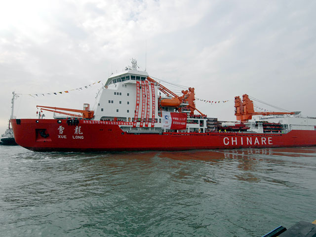 Первый китайских ледокол "Сюэлун" ("Снежный дракон") прошел по Севморпути в 2012 году. Этим летом Китайская судоходная компания планирует отправить уже первый коммерческий рейс