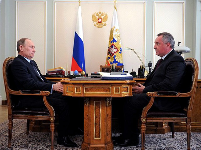 Вице-премьер Дмитрий Рогозин сообщил президенту приятную новость: гособоронзаказ в 2013 году выполняется успешней, чем в 2012. Что касается прошлогоднего оборонзаказа, он также почти выполнен, хотя пришлось кое-что изменить