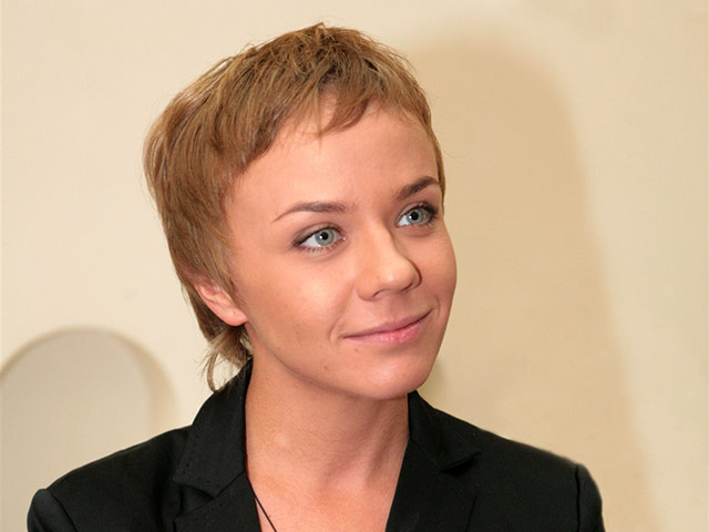 Сегодня стало известно, что телеведущая Елена Перова, попавшая в больницу после аварии, выписана из НИИ скорой помощи имени Склифосовского