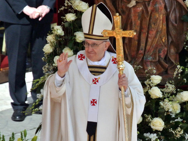Папа Франциск призвал страны укреплять дружбу народов. А страны призвали его улаживать споры между народами