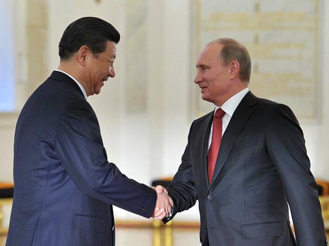 В Москве с почетом встретили премьера Китая Си Цзиньпина, который приехал в Россию в рамках первого на посту председателя КНР зарубежного визита