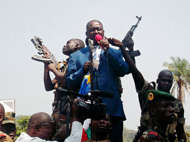 Президент Центральноафриканской Республики (ЦАР) Франсуа Бозизе бежал из страны в Демократическую Республику Конго после того, как столицу взяли под контроль мятежники из движения "Селека"