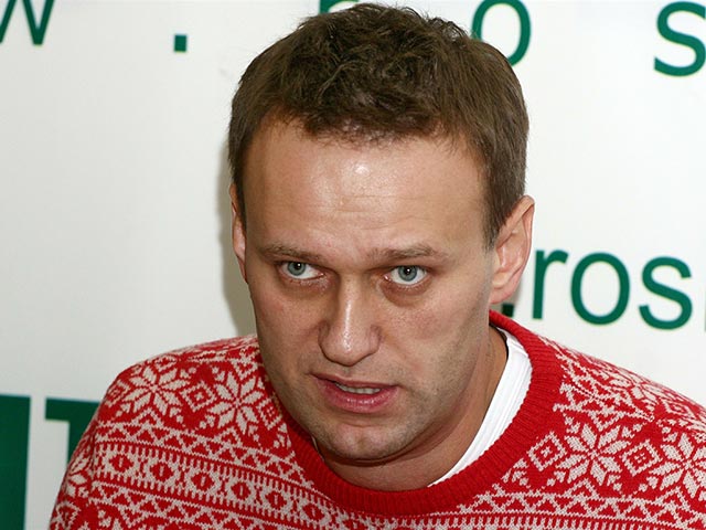 Разлад в отношениях "Аэрофлота" и его акционера Алексея Навального из-за ряда контрактов с пиар-компанией Тины Канделаки "Апостол" в минувшие выходные перешел в новую плоскость
