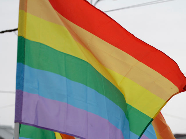 В парке, где планировался первый в России легальный гей-парад, устроили драку, а акцию запретили по просьбе церкви