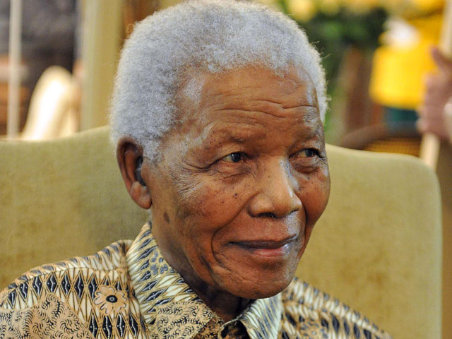 Нельсон Мандела снова свободно дышит - ему откачали жидкость из легких