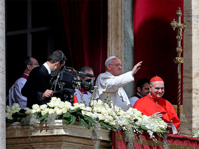 В минувщее воскресенье Папа Франциск совершил на площади Святого Петра в Риме пасхальную мессу