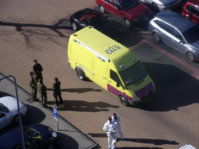 Полиция Нидерландов третий день ведет поиски емкостей с нервно-паралитическим газом зарин в окрестностях Маастрихта, столицы южной провинции Лимбург