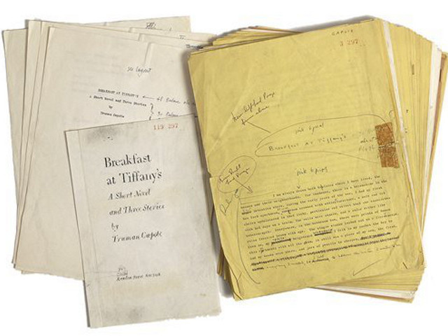 В США на аукцион выставляется рукопись романа выдающегося американского писателя Трумэна Капоте "Завтрак у Тиффани"