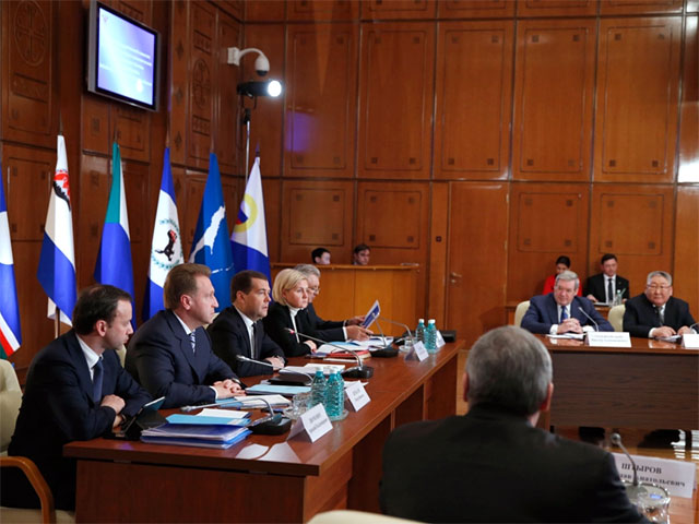 Премьер-министр Дмитрий Медведев подтвердил, что в правительстве действительно просчитывают возможность создания в России специальных юрисдикций