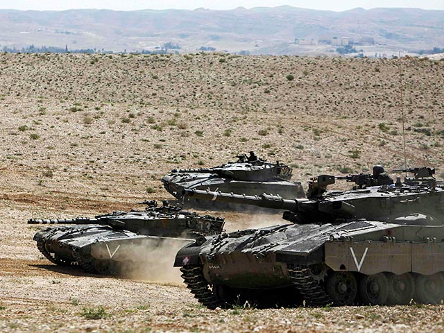Израильские танки нанесли ответный удар по Сирии после того, как сирийцы обстреляли израильских военнослужащих на Голанских высотах