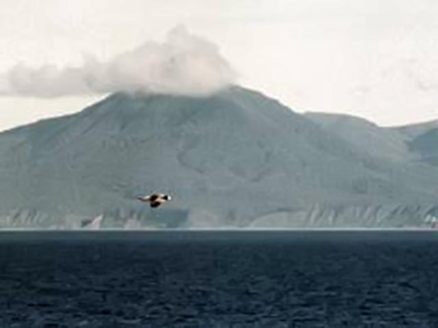 На южнокурильском острове Итуруп проснулся вулкан Иван Грозный, вызвав пеплопад в населенных пунктах Сахалинской области