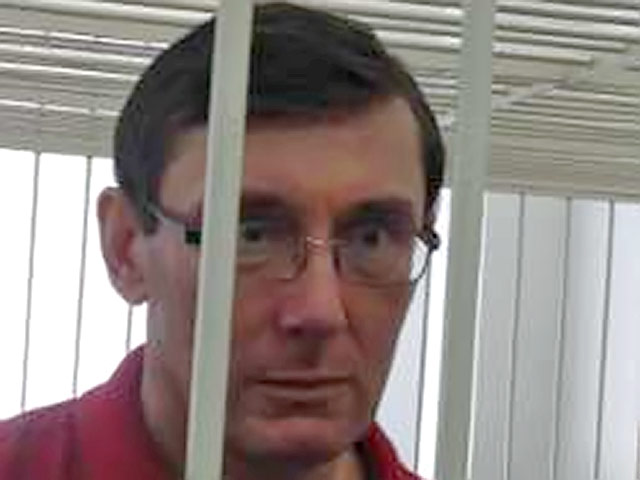 Экс-руководителя МВД Украины Юрия Луценко оставили отбывать наказание в тюрьме
